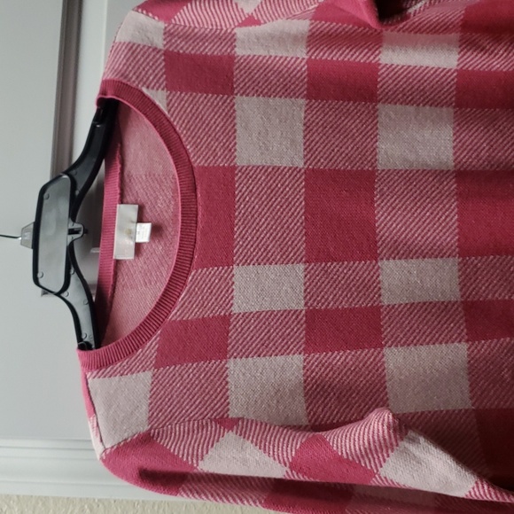 NEW! Belle by Kim Gravel pink plaid color block sweater. Never worn. Medium. - Picture 4 of 6